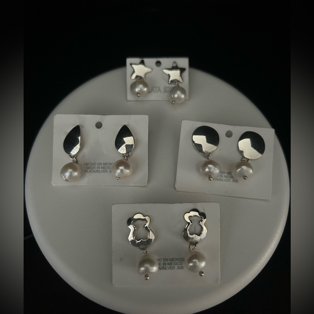 New sterling silver 925 cultured pearls earrings.